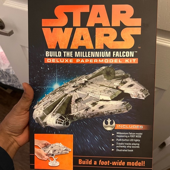 Star Wars Millennium Falcon Deluxe Paper Model Kit